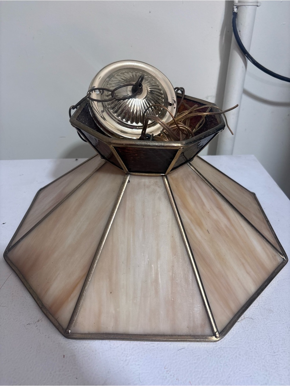 Vintage 1970s Tiffany Style Slag Glass Hanging Swag Lamp Octagonal Amber Cream